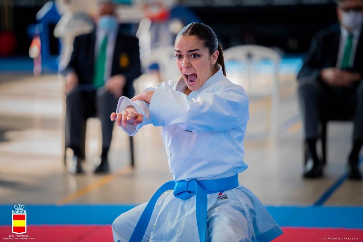La almendralejense Paola García compite en el Campeonato de Karate de Madrid de clubes