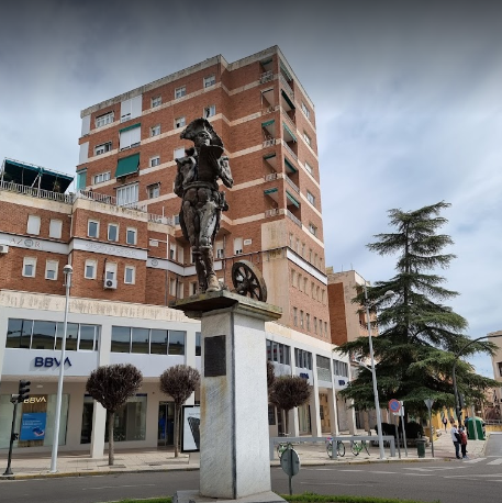  La Asociación “Ciudad de Badajoz” propone trasladar la estatua de Godoy al palacio que fue de su propiedad