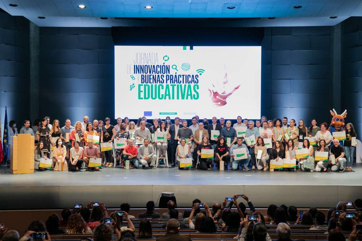 La Junta entrega los premios Tomás García y Joaquín Sama para reconocer la innovación educativa