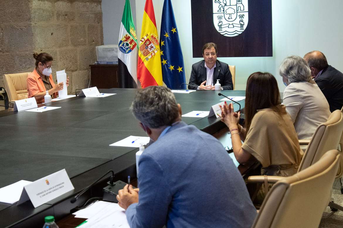 Extremadura destinará más de 2 millones de euros al servicio de atención telefónica del SES