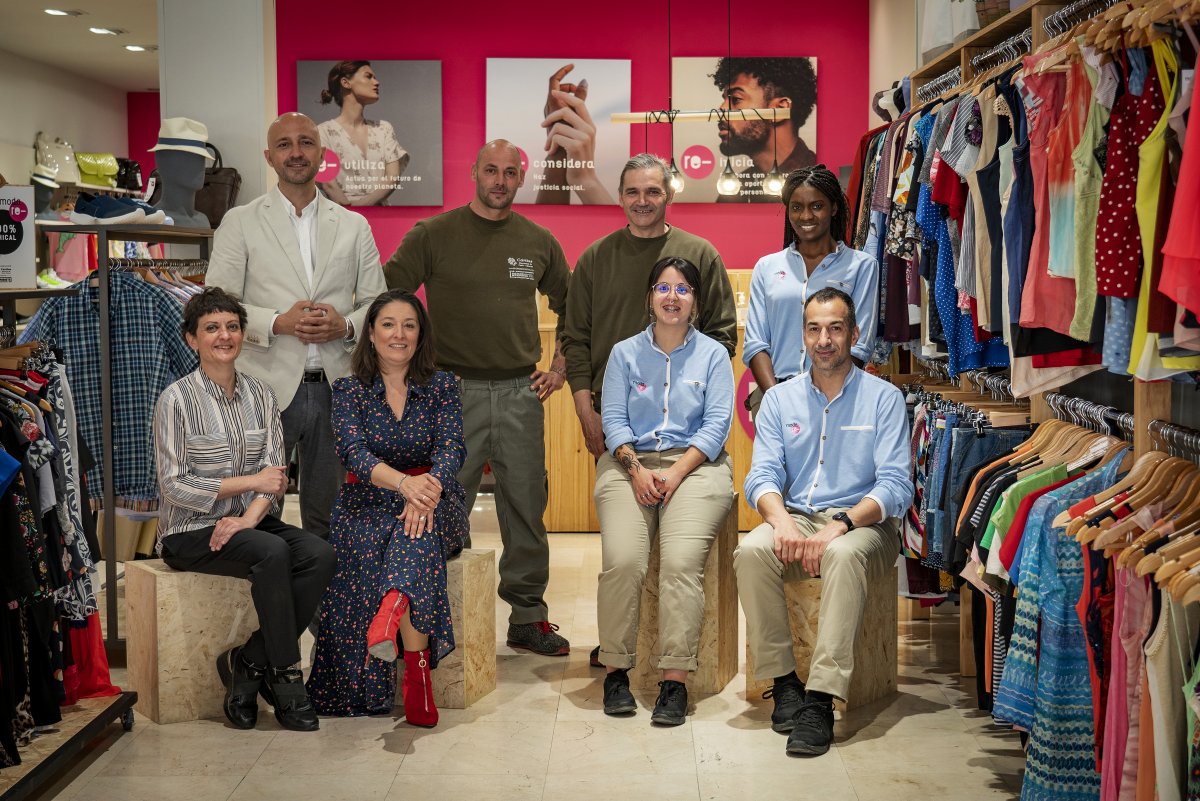 La ropa de segunda mano, una vía para ayudar a los más vulnerables a encontrar un trabajo