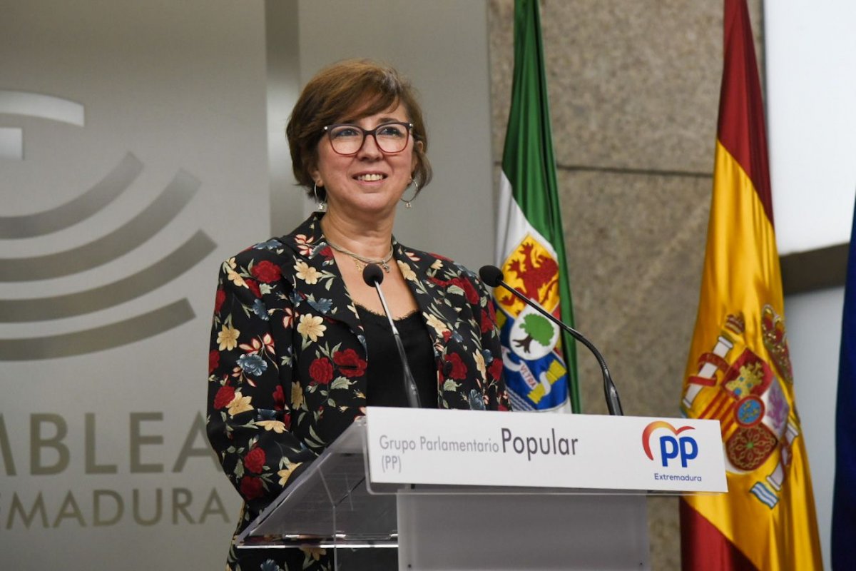 El PP pide a la Junta que frene la plaga de langosta que asola parte de la provincia de Badajoz
