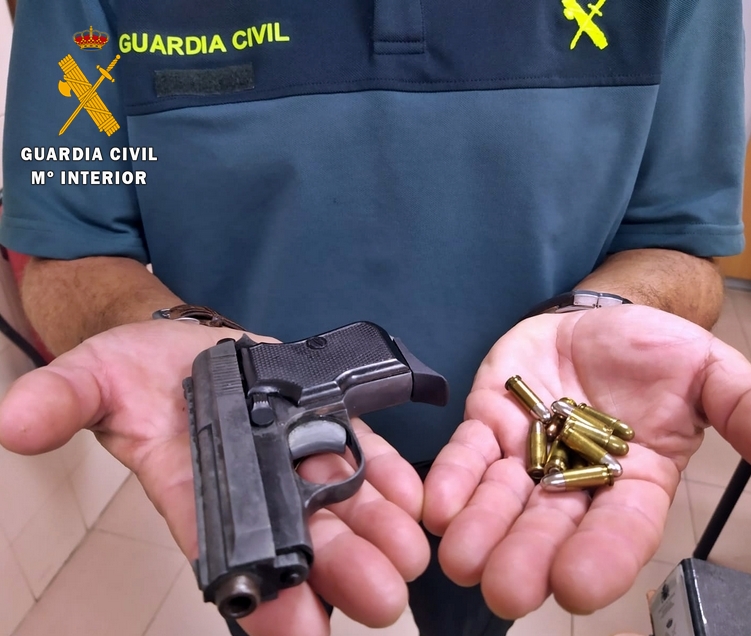 Detenido en Badajoz un portugués que circulaba con una pistola con munición oculta en su vehículo