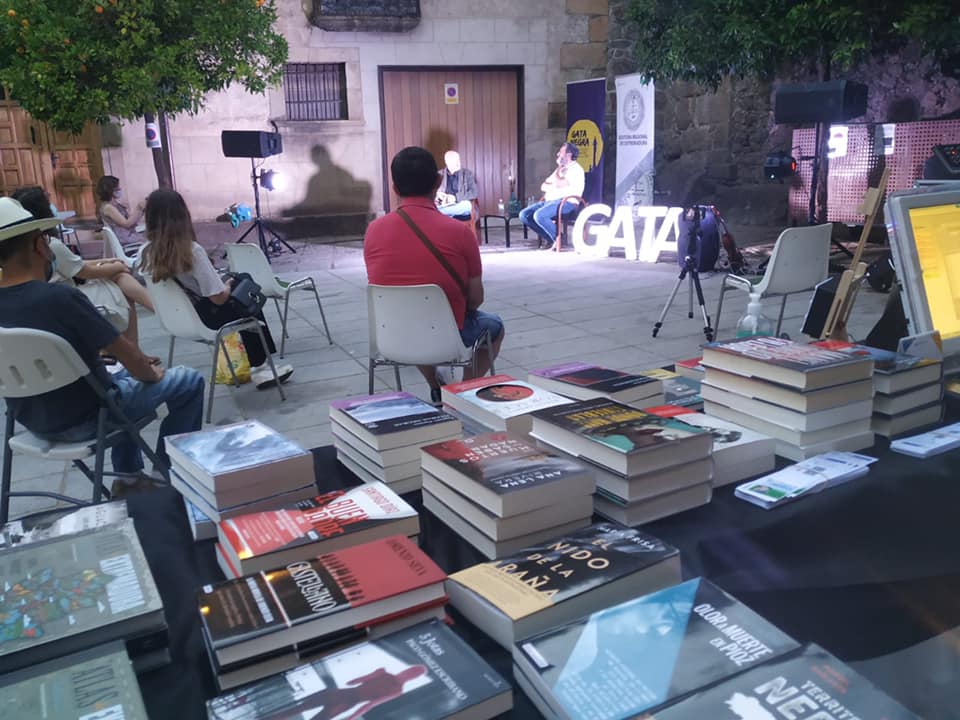 Más de 30 escritores y cineastas hacen las maletas para vivir en Moraleja el II Gata Negra