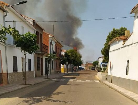 Extremadura atraviesa su peor ola de calor con cinco incendios forestales activos