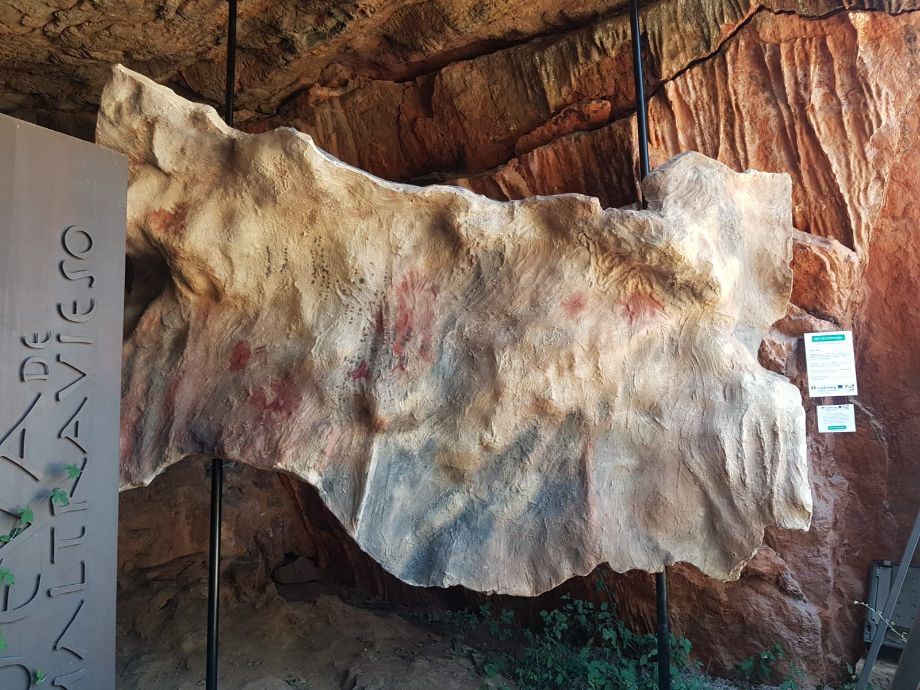 Diferentes edificios de Cáceres acogerán réplicas de lienzos y paneles de la Cueva de Maltravieso