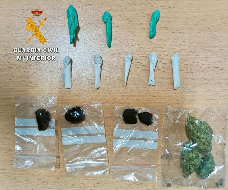 Detenido un joven al que se le intervinieron 30 dosis de MDMA, 7,4 gramos de polen de hachís y 5,3 gramos de marihuana