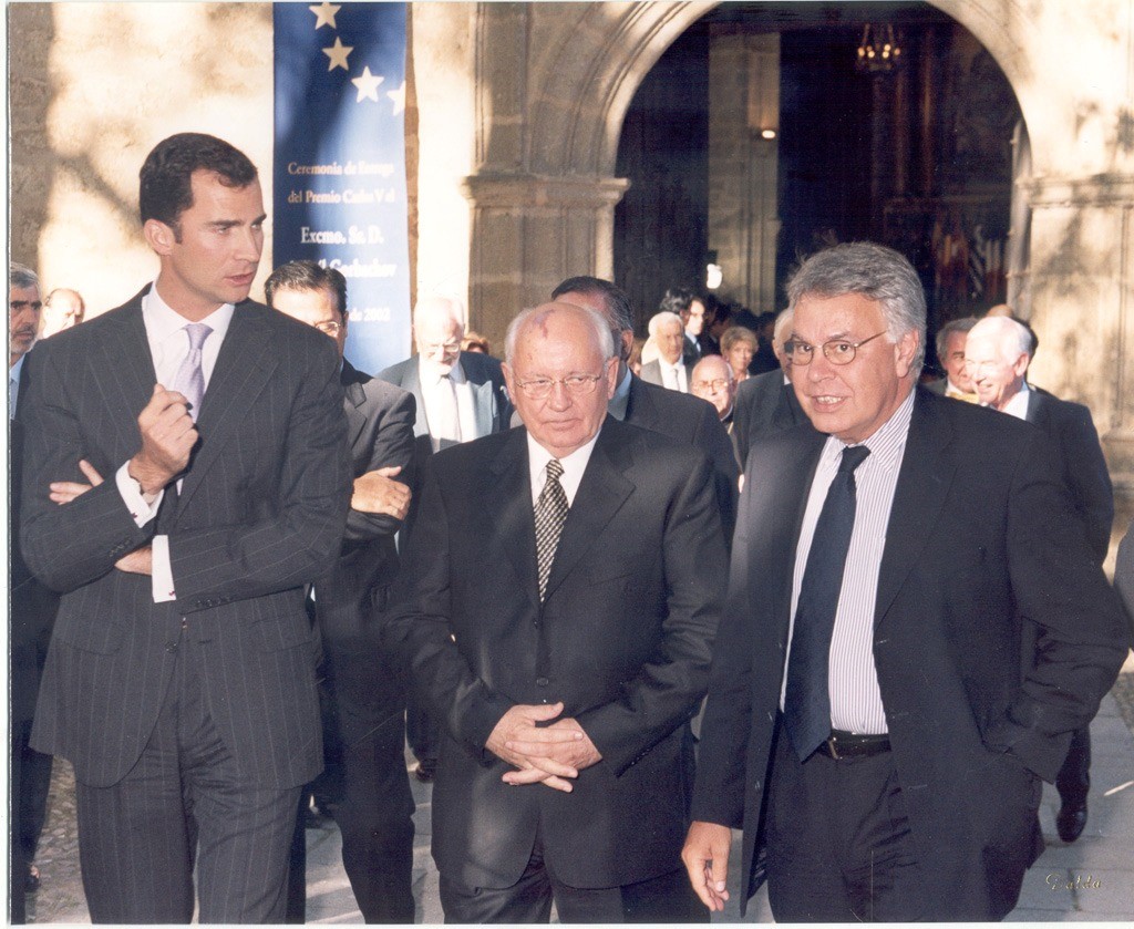 La Fundación Yuste lamenta el fallecimiento de Mijaíl Gorbachov, Premio Europeo Carlos V 2002