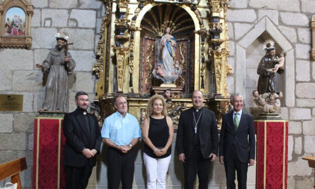 Finaliza la restauración del retablo de la Virgen del Rosario de la iglesia de Ceclavín