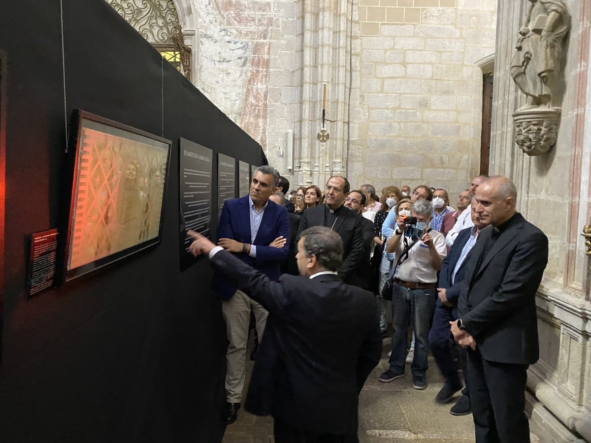 La exposición Vestigium no abandona la Catedral de Coria y seguirá abierta hasta el día 27