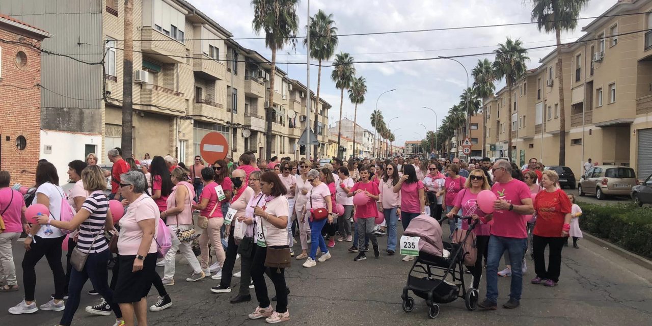 Moraleja sale a la calle para ayudar en la lucha contra el cáncer de mama