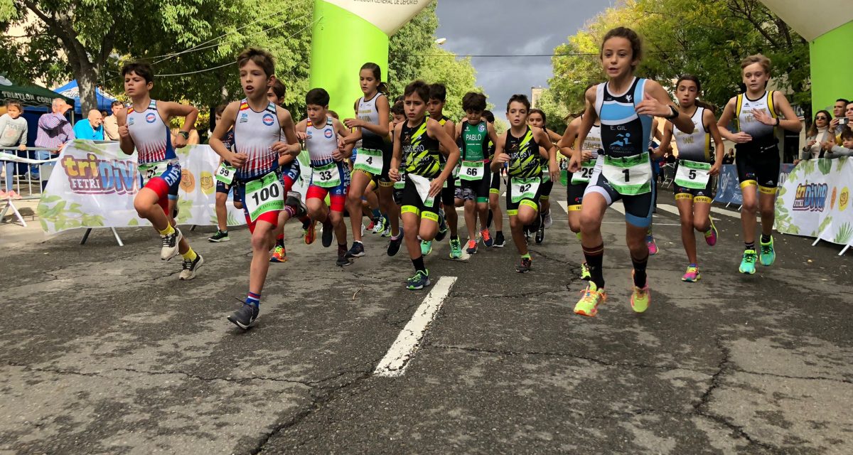 Coria acoge a 150 jóvenes atletas extremeños que participaron en el Triatlón Divertido