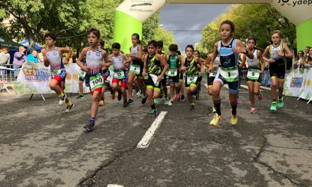 Coria acoge a 150 jóvenes atletas extremeños que participaron en el Triatlón Divertido