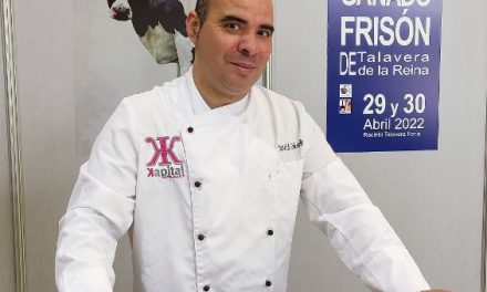 El chef extremeño David Gibello promociona en Canarias el famoso condumio de conejo