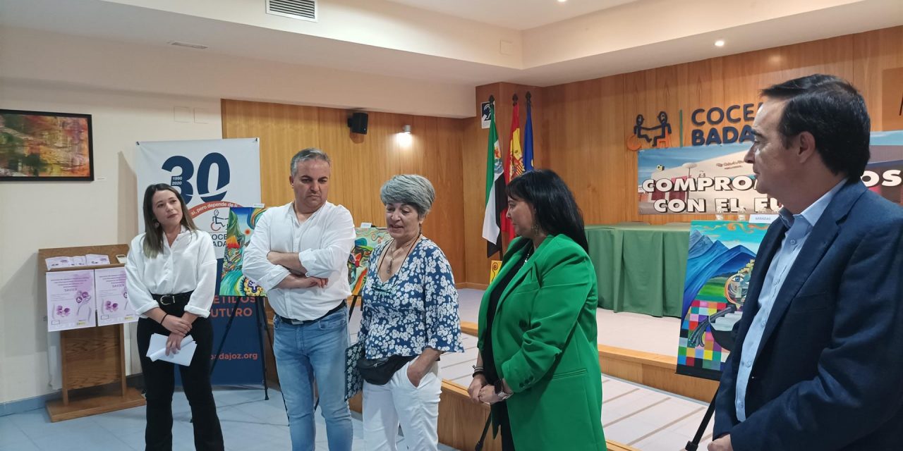 Una exposición en Badajoz da visibilidad a las víctimas de violencia de género con discapacidad