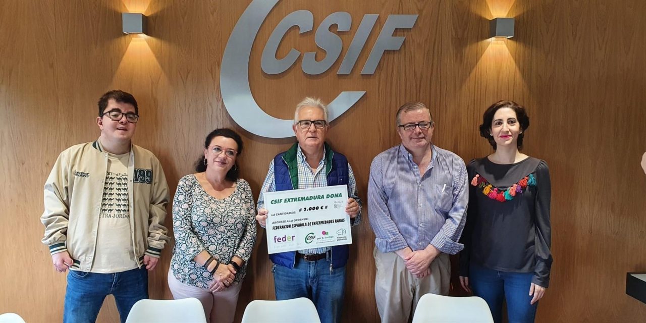 CSIF dona 2.000 euros a FEDER Extremadura por su apoyo a los pacientes de enfermedades raras y a sus familias