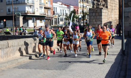 Casi 400 atletas corren en favor de la salud mental en una carrera celebrada en Mérida