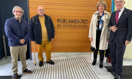 El Colegio de Médicos y la Agrupación Vecinal piden que se agilice el Hospital Universitario de Cáceres