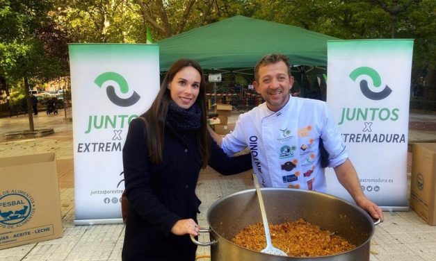 Las migas solidarias de Juntos por Extremadura recaudan 300 kilos de comida para el banco de alimentos