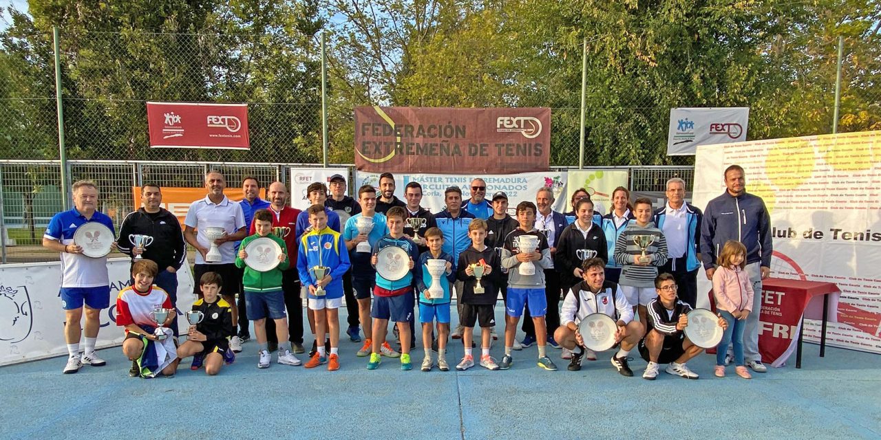 Coria vibra con el tenis gracias al I Máster de Extremadura del Circuito de Aficionados