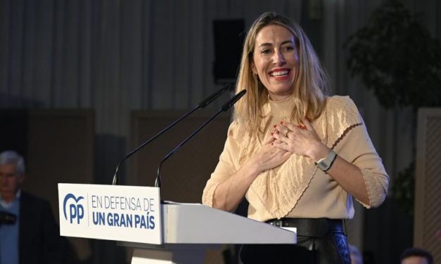 María Guardiola abre con su discurso el debate de investidura para la presidencia de la Junta