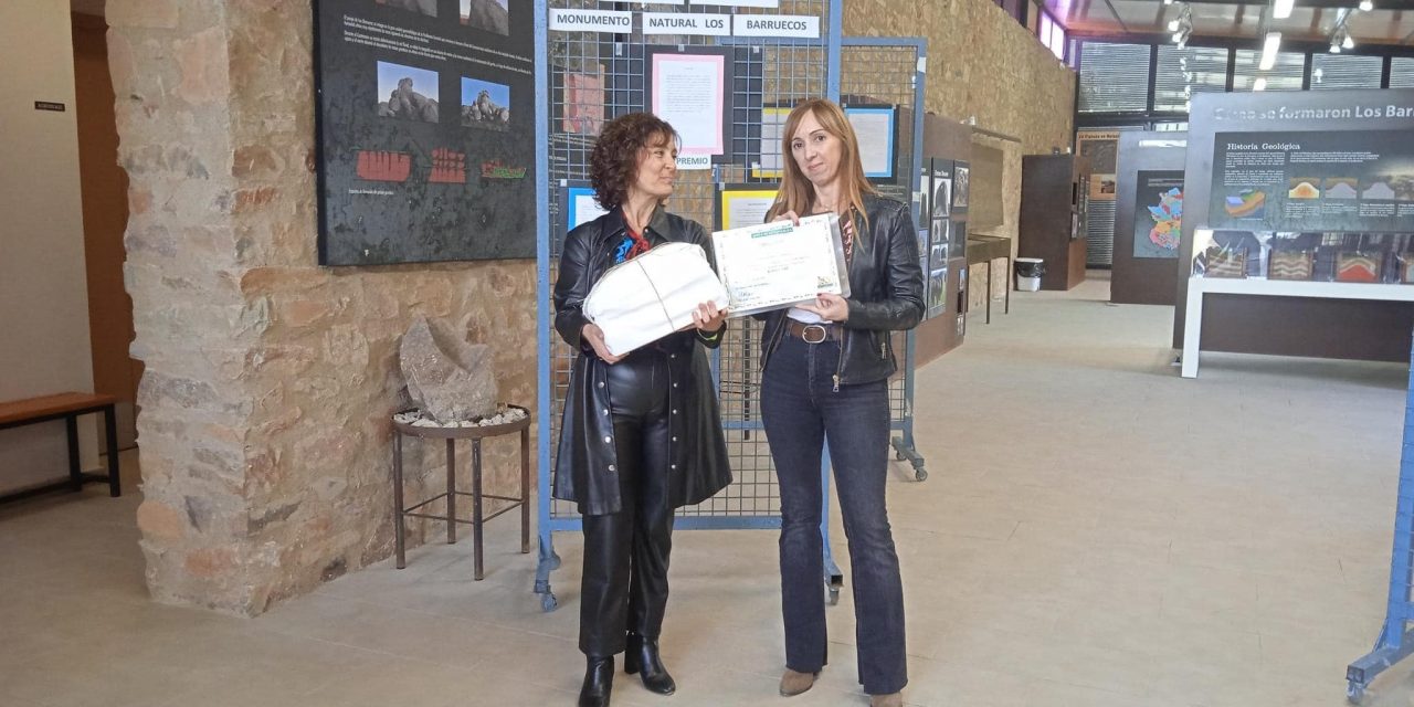 La moralejana Raquel Arriero gana el Premio de Microrrelatos Jorge Martínez Reverte