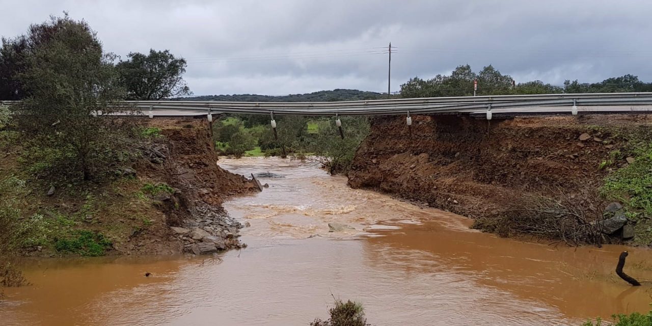 El Ministerio proyecta construir un puente de 40 metros para salvar el socavón de la carretera Cáceres-Badajoz