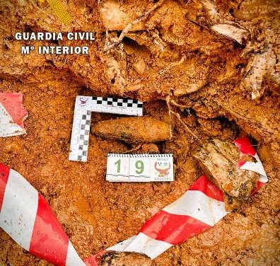 Operarios de un yacimiento arqueológico extremeño encuentran una granada de mortero