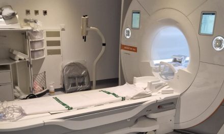 La Junta de Extremadura adquiere dos nuevas resonancias magnéticas para los hospitales de Navalmoral y Coria