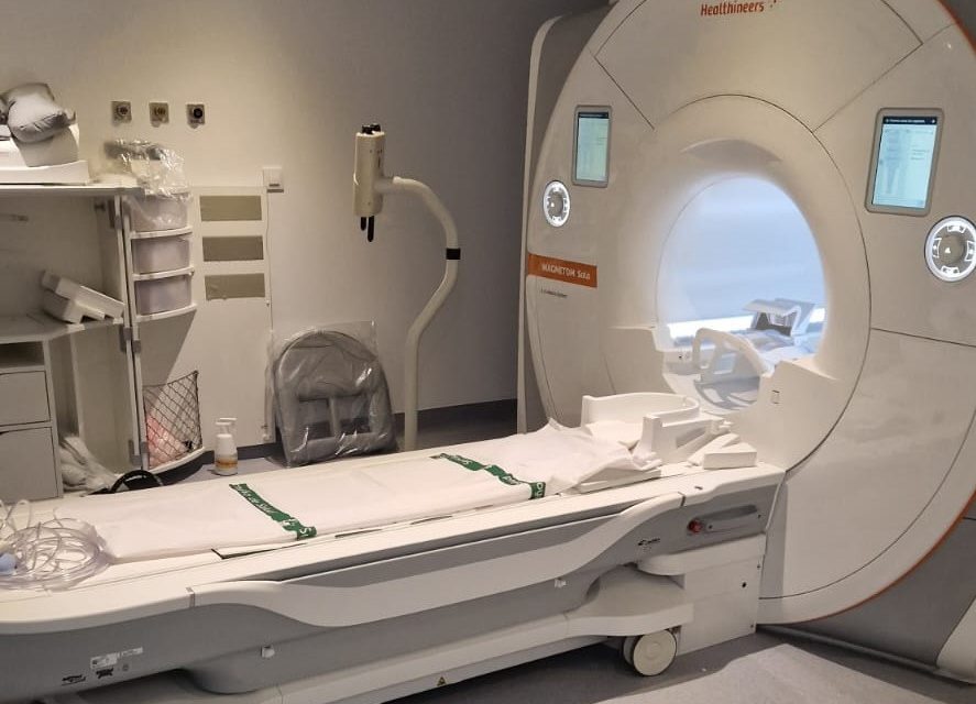 El SES invierte un millón de euros en una resonancia magnética de última generación en el hospital de Llerena