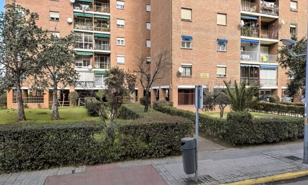 Tres heridos leves en un incendio producido en una vivienda de Badajoz