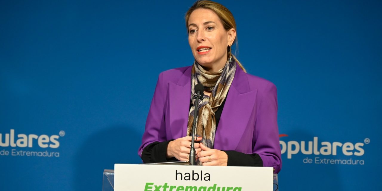La cacereña María Guardiola pide a Vara un debate público «sin propaganda y sin excusas»