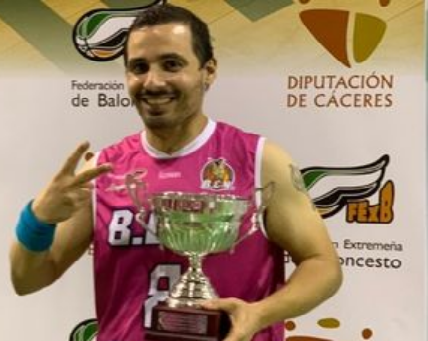Navalmoral llora la pérdida de Ismael Moreno, fundador del Basket Club Navalmoral