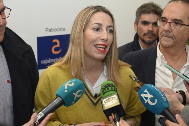 María Guardiola defiende una bajada de impuestos a los ganaderos y agricultores extremeños