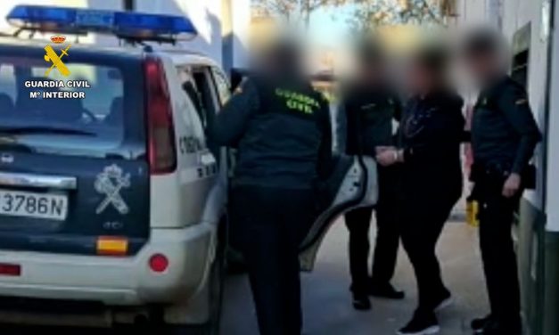 Detenida una mujer que aprovechó su trabajo en la casa de un anciano para robarle 30.000 euros