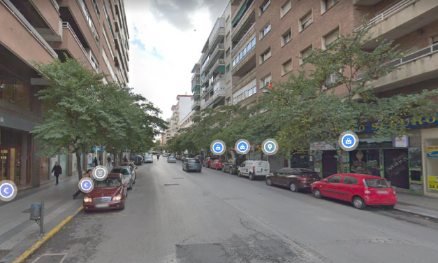 Un motorista ingresa en estado grave en el Universitario de Badajoz tras chocar contra un coche
