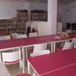 La biblioteca municipal de Torrejoncillo vuelve a abrir sus puertas, con más color y bajo el nombre de «Martineta Rohet»
