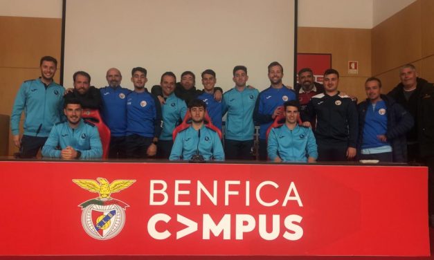 Entrenadores extremeños reciben formación en los clubes de fútbol Benfica y Sporting de Portugal