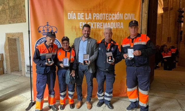 GALERÍA: Protección Civil de Coria, Moraleja y Torrejoncillo reciben la Medalla al Mérito tras años de voluntariado