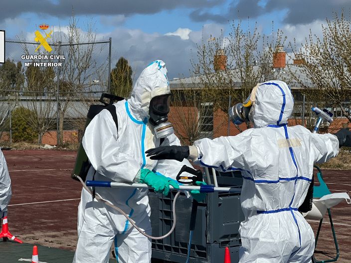 Agentes de la Guardia Civil reciben formación sobre riesgo nuclear, radiológico, biológico y químico