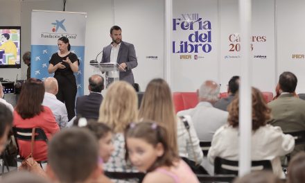 Cáceres apuesta por la literatura infantil y juvenil en la Feria del Libro, que aspira a convertirse en un referente en la región