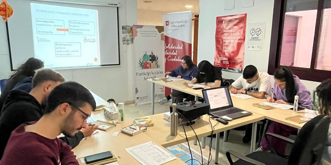 La Liga Española de la Educación imparte en Mérida y Badajoz talleres de participación ciudadana para jóvenes