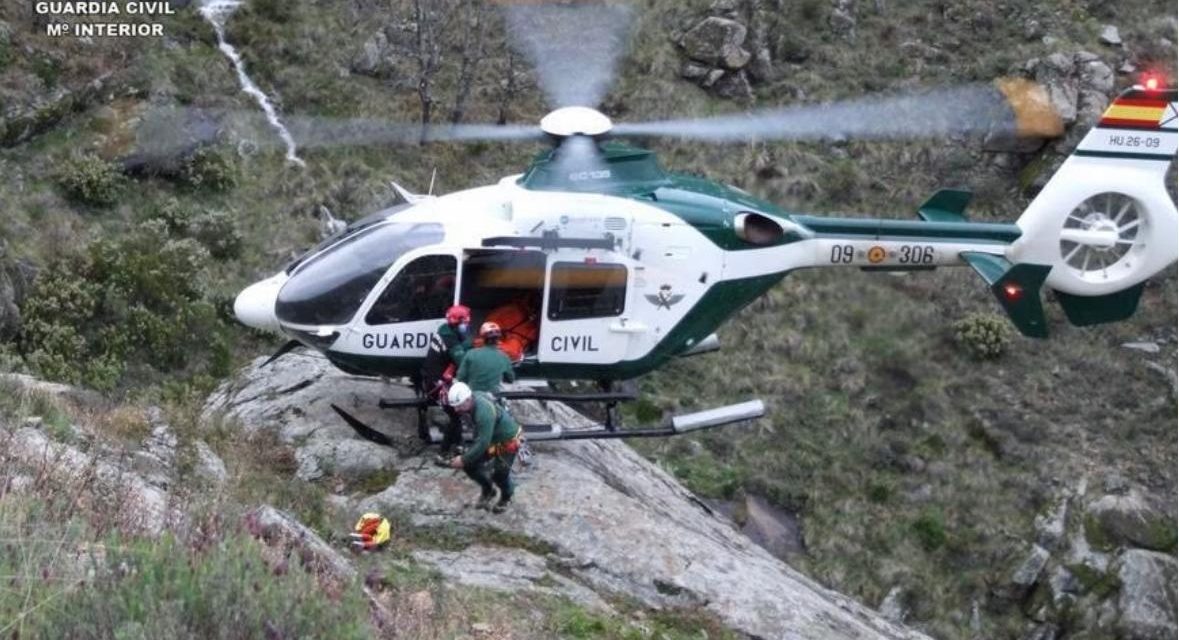 Una mujer es rescatada en helicóptero tras sufrir un accidente en Jerte