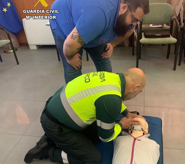 Una veintena de guardias civiles de Badajoz se forman en atención ante parada cardiorrespiratoria