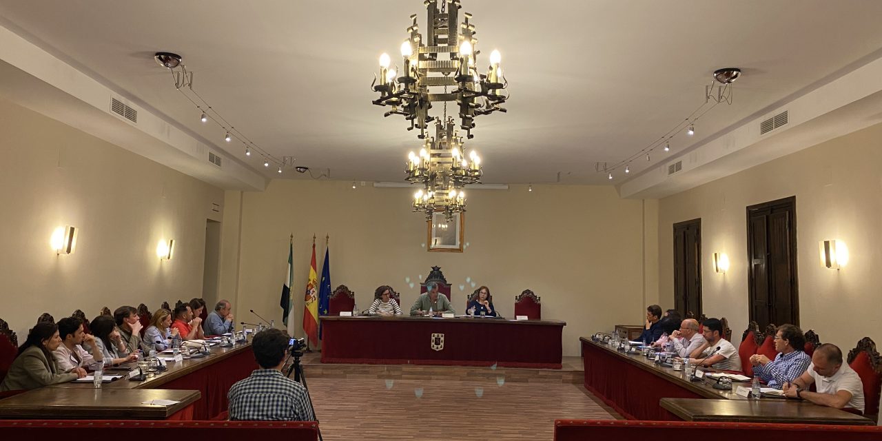 Coria celebra pleno extraordinario para requerir a la Junta de Extremadura el pago de la subvención de la Residencia de Mayores