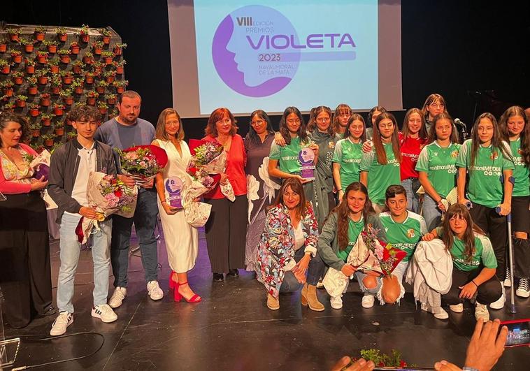 María de las Mercedes Parra, Diana Cabello y María del Carmen Selles, galardonadas en los VIII Premios Violeta de Navalmoral