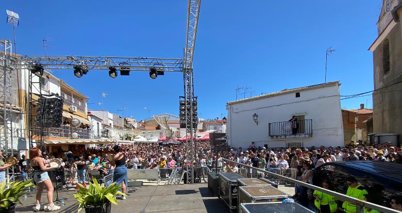 Pescueza vibra con el Festivalino, una gran cita para todos los públicos en la Extremadura rural