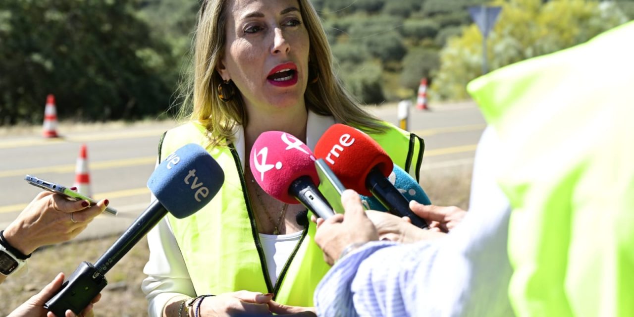 María Guardiola inicia la campaña en el socavón de la carretera N-523