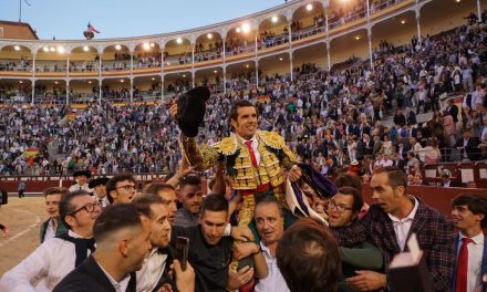 Emilio de Justo sale a hombros por la puerta grande de Las Ventas en Madrid