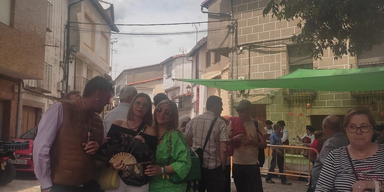 GALERÍA DE FOTOS: Más de 1.000 personas disfrutan de la Fiesta de la Naranja de Acebo